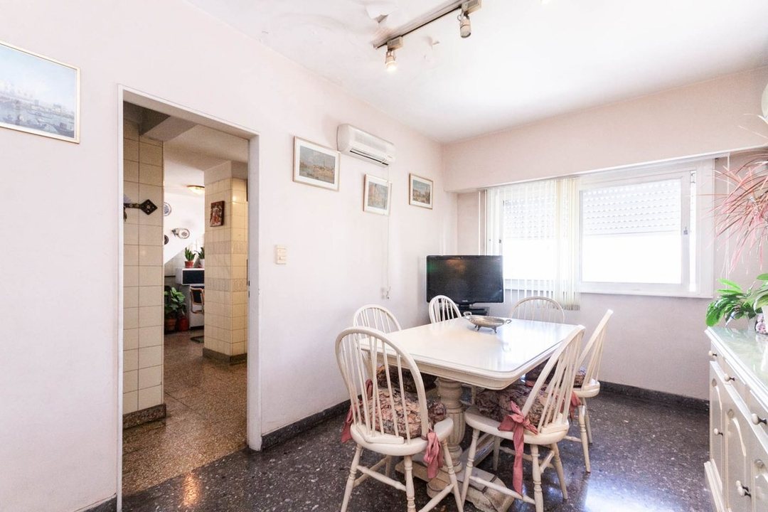 Depto duplex 4 amb c/ dependencia,terraza y balcón