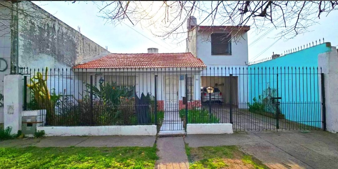 VENTA CASA EN BLOCK MAS TRES DEPARTAMENTOS