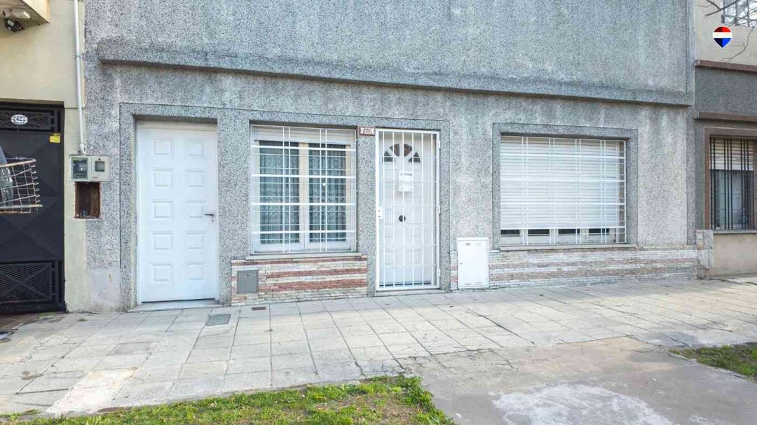 VENTA CASA 3 AMBIENTES PATIO LANUS ESTE