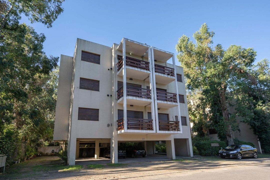 Venta departamento 3 ambientes Edificio Barthos