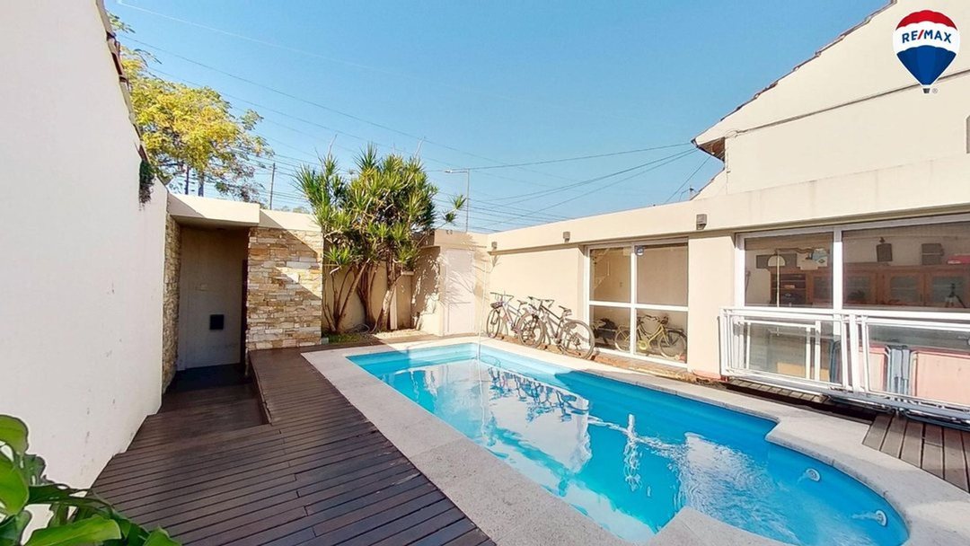 Casa 6 amb venta o permuta-Lomas c/pileta climatiz