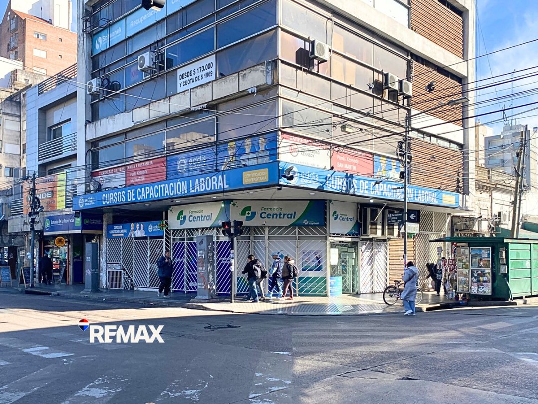 Local en Venta Esquina frente Plaza San Martín