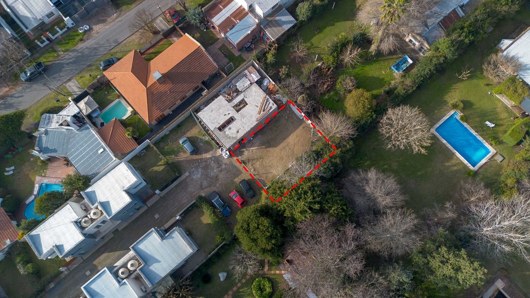 LOTE EN VENTA EN CITY BELL EN COMPLEJO PRIVADO