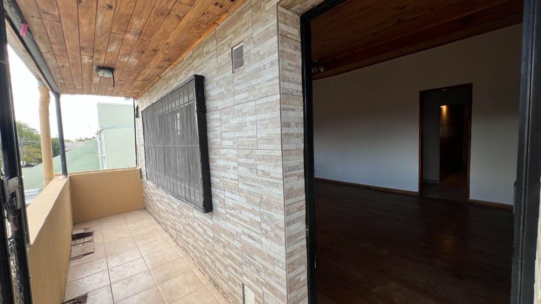 PH EN VENTA LOS HORNOS - LA PLATA