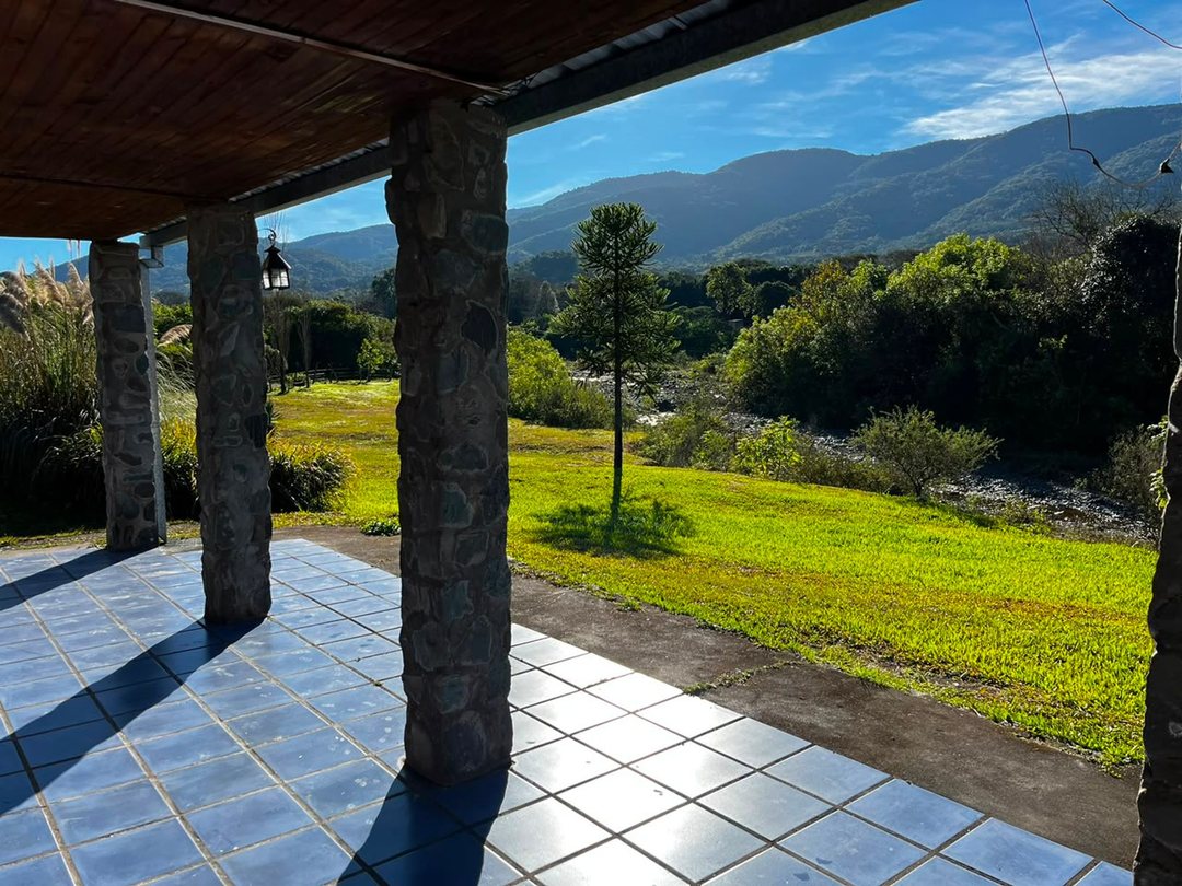 VENTA CABAÑA AMOBLADA EN LA SALA EL SIAMBON