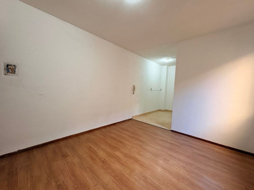 DEPARTAMENTO EN ALQUILER 1 DORMITORIO POR ESCALERA