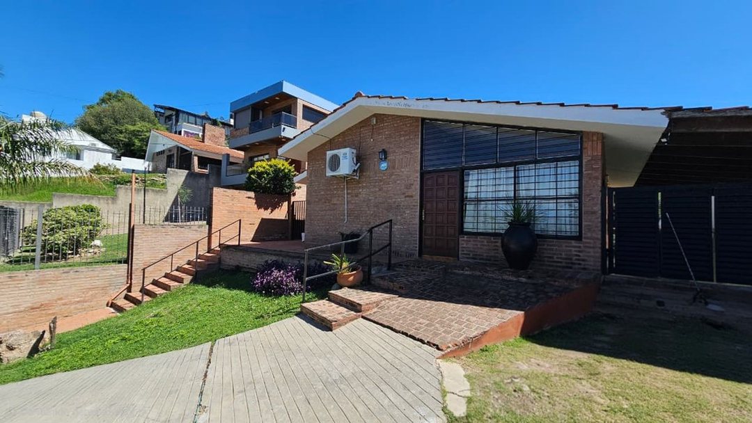 VENTA CASA 3 DORM CON PILETA VILLA CARLOS PAZ