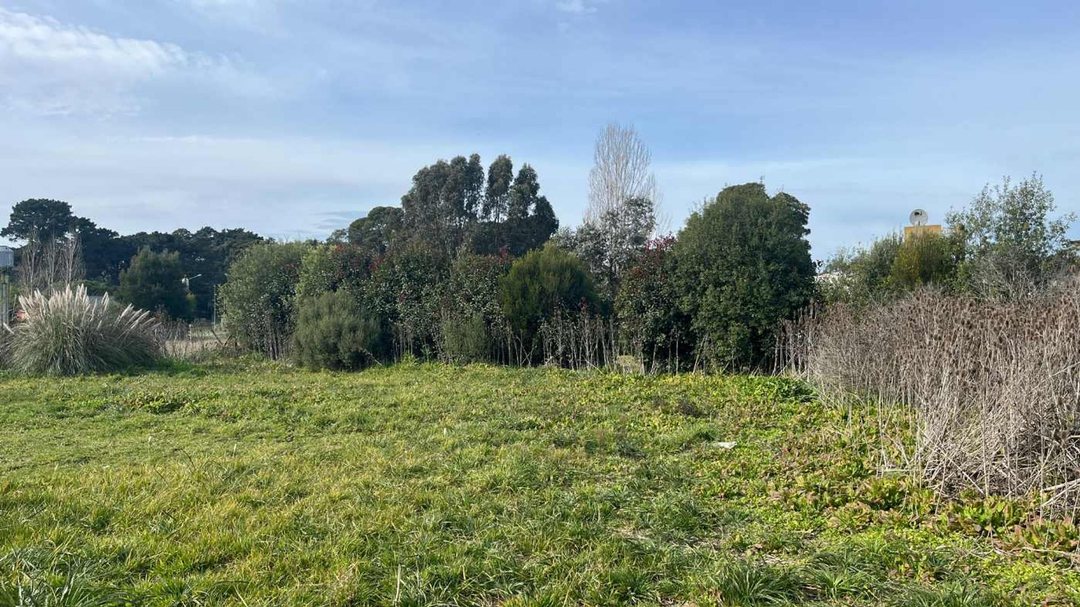 EN VENTA LOTE EXCELENTE UBICACIÓN ACANTILADOS