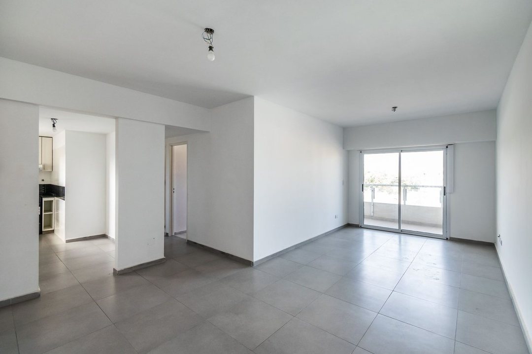 VENTA DEPTO 3 AMB CON BALCÓN Y COCHERA  ST LUGARES