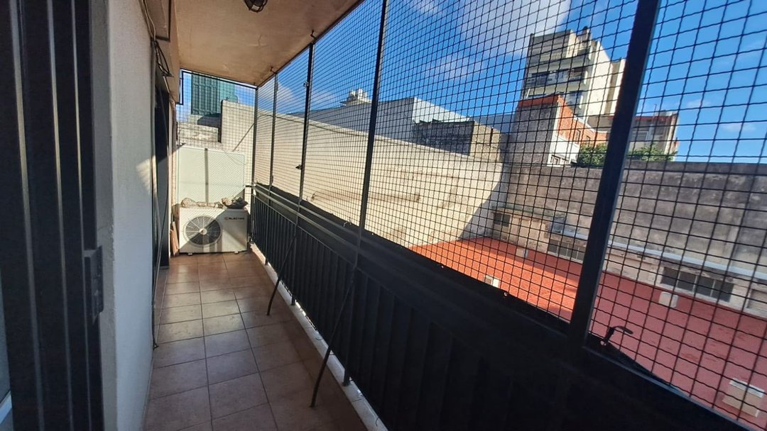 Dpto a reciclar de 3 ambientes en Parque Patricios