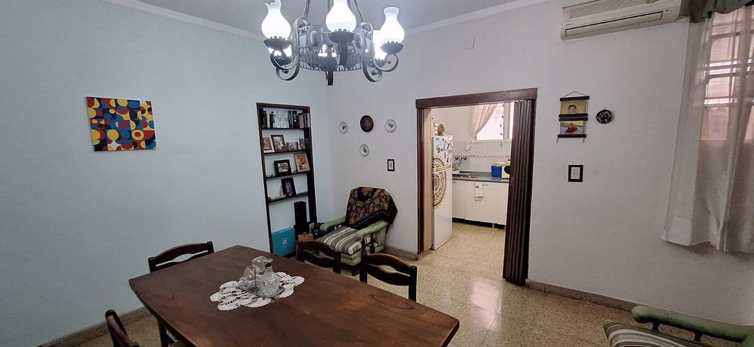 CASA DE PASILLO EN VENTA 2 DORMI PICHINCHA