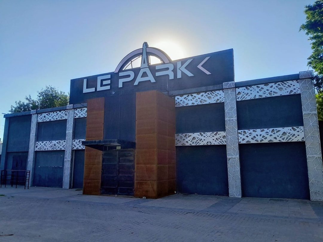 VENTA DE DISCOTECA EN AUTOPISTA SGO-LA BANDA