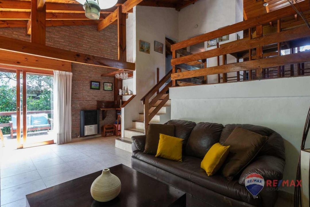 VENTA CHALET 4 AMB CON AMPLIO JARDIN EN B5 PINAMAR