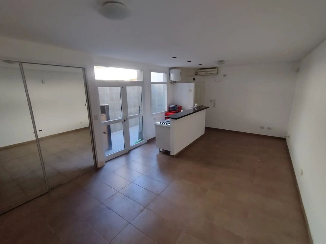 ALQUILER DEPARTAMENTO MONOAMBIENTE PATIO SAAVEDRA