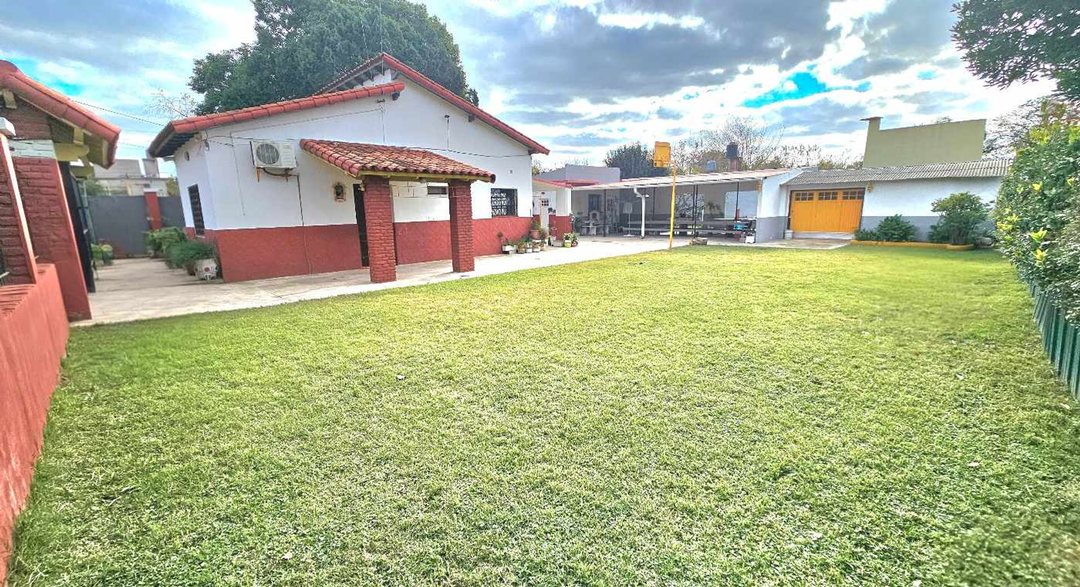 VENTA CASA + DPTO + GALPON MORENO PASO DEL REY