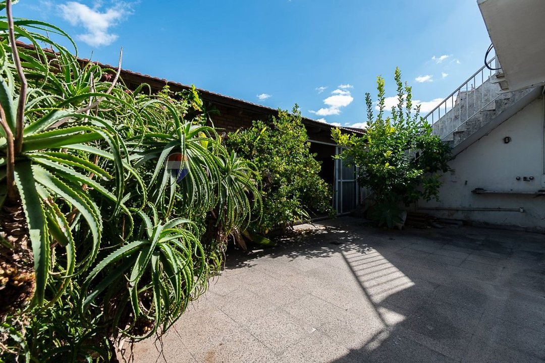 CASA VENTA P AVELLANEDA MULTIFAMILIAR QUINC.COCHER