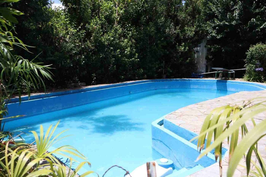 LOTE EN VENTA CITY BELL CON PILETA