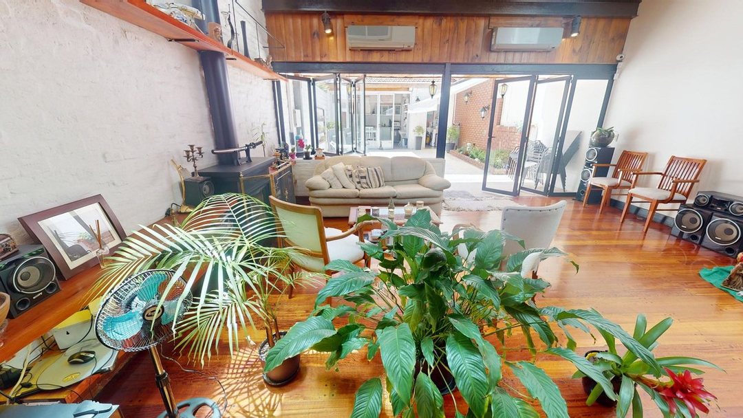 VENTA DUPLEX 4 AMB.  COCHERA P/ 2 AUTOS Y QUINCHO