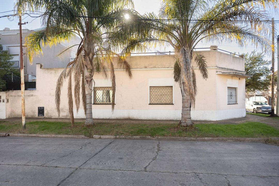 CASA 4AMB PARA INVERTIR HAEDO -PERMUTA