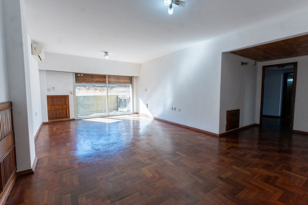 Venta Piso  de 4 Dormitorios en Zona Centro