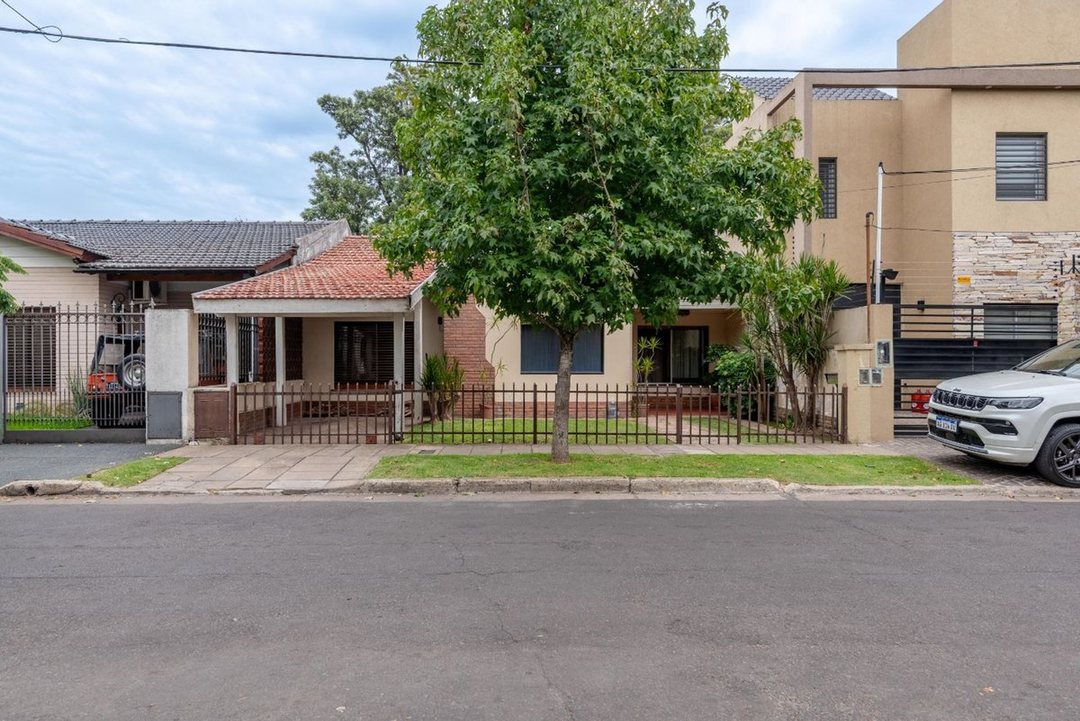 Casa venta z/oeste Ciudad Jardín Palomar permuta