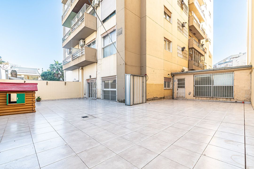 VENTA DEPTO 3 AMB DEVOTO CON ESTUDIO Y PATIO