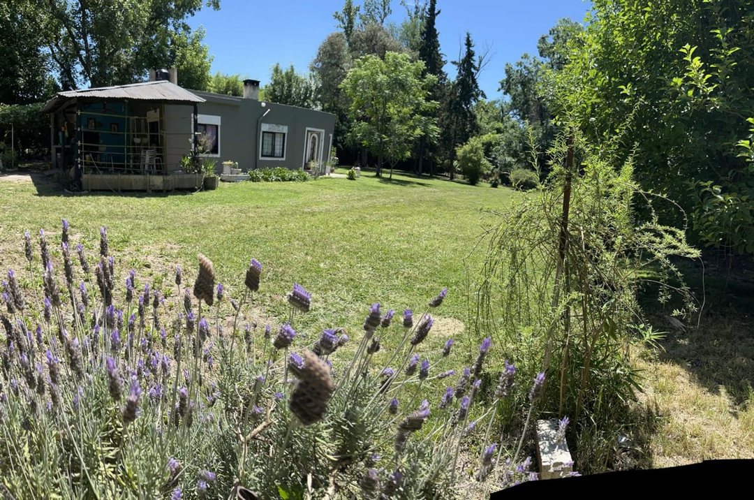 CASA QUINTA: 3300 M2 DE PARQUE, PISCINA Y PARRILLA