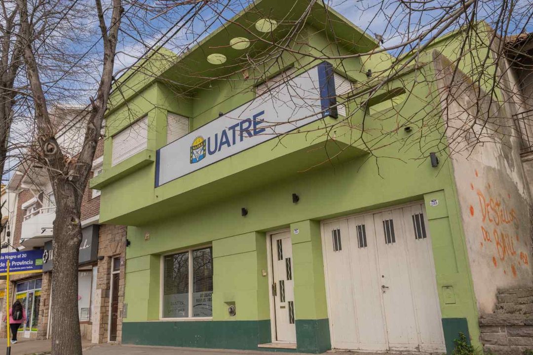 Venta Casa u Oficina 7 ambientes Av. 59 Necochea