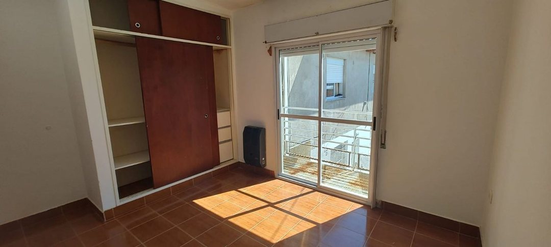 DPTO DOS DORMIS CON COCHERA EN VENTA
