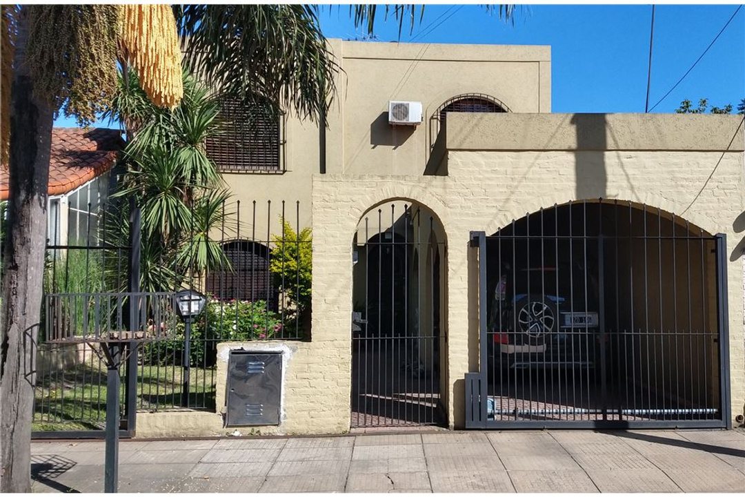 VENTA CASA 4 AMBIENTES  PADUA  APTO CREDITO
