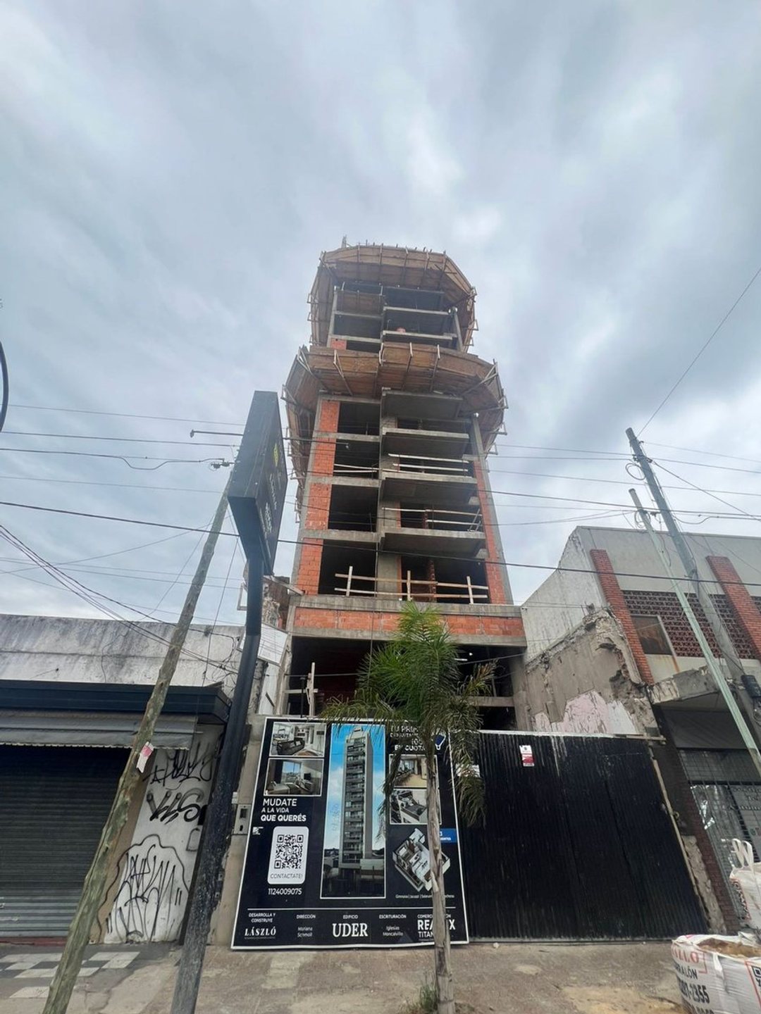 VENTA DEPTO 4 AMB. POZO,FINANCIACION CON COCHERA