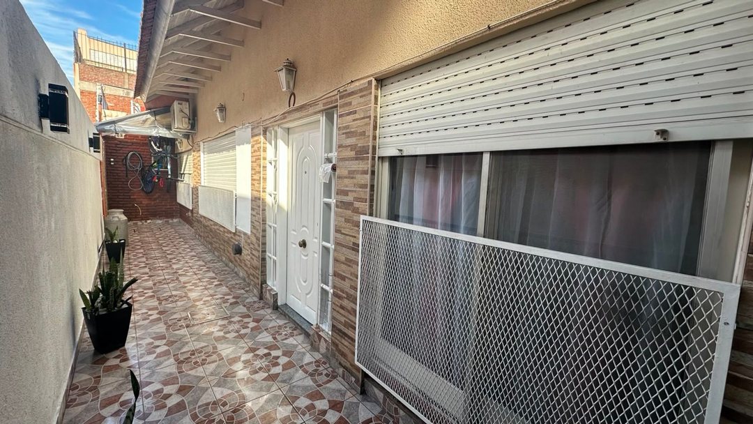 VENTA PH 3 AMB C/TERRAZA Y QUINCHO LANUS OESTE
