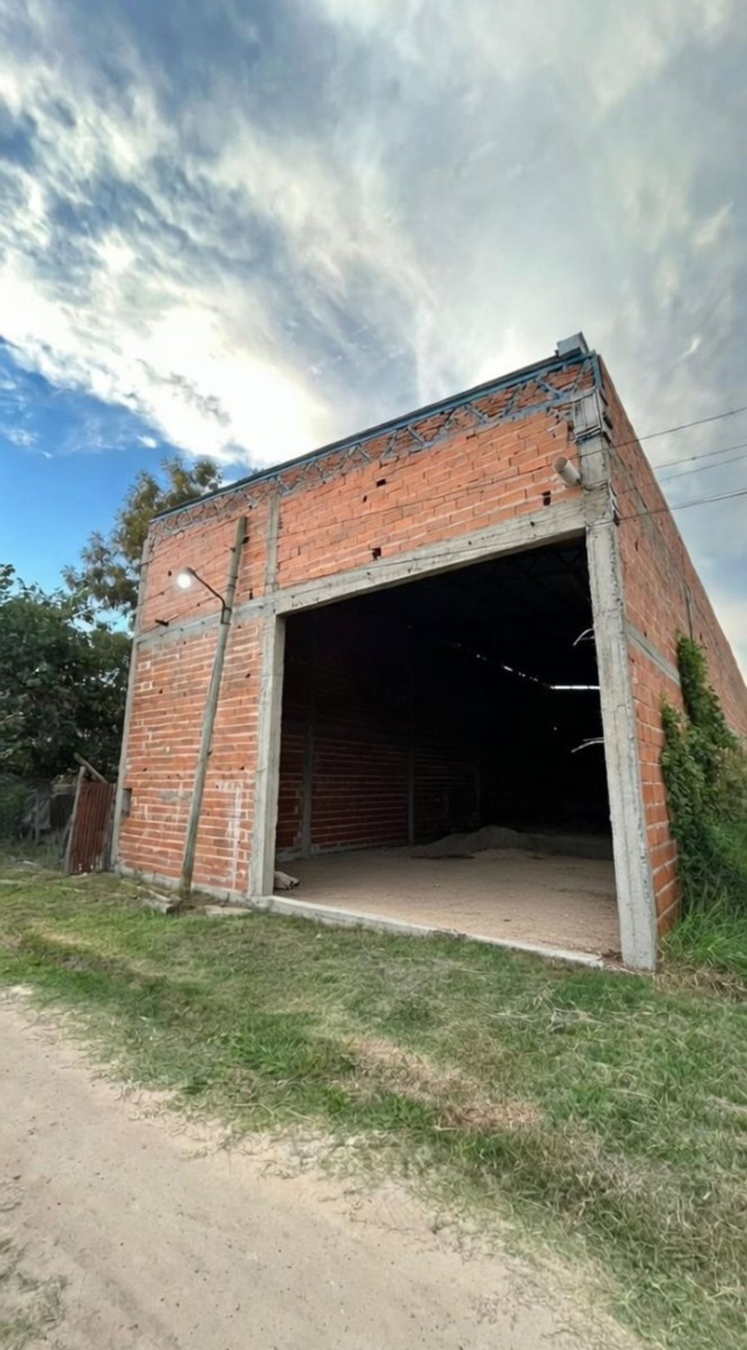 Galpon a terminar en Lavalle/ Corrientes