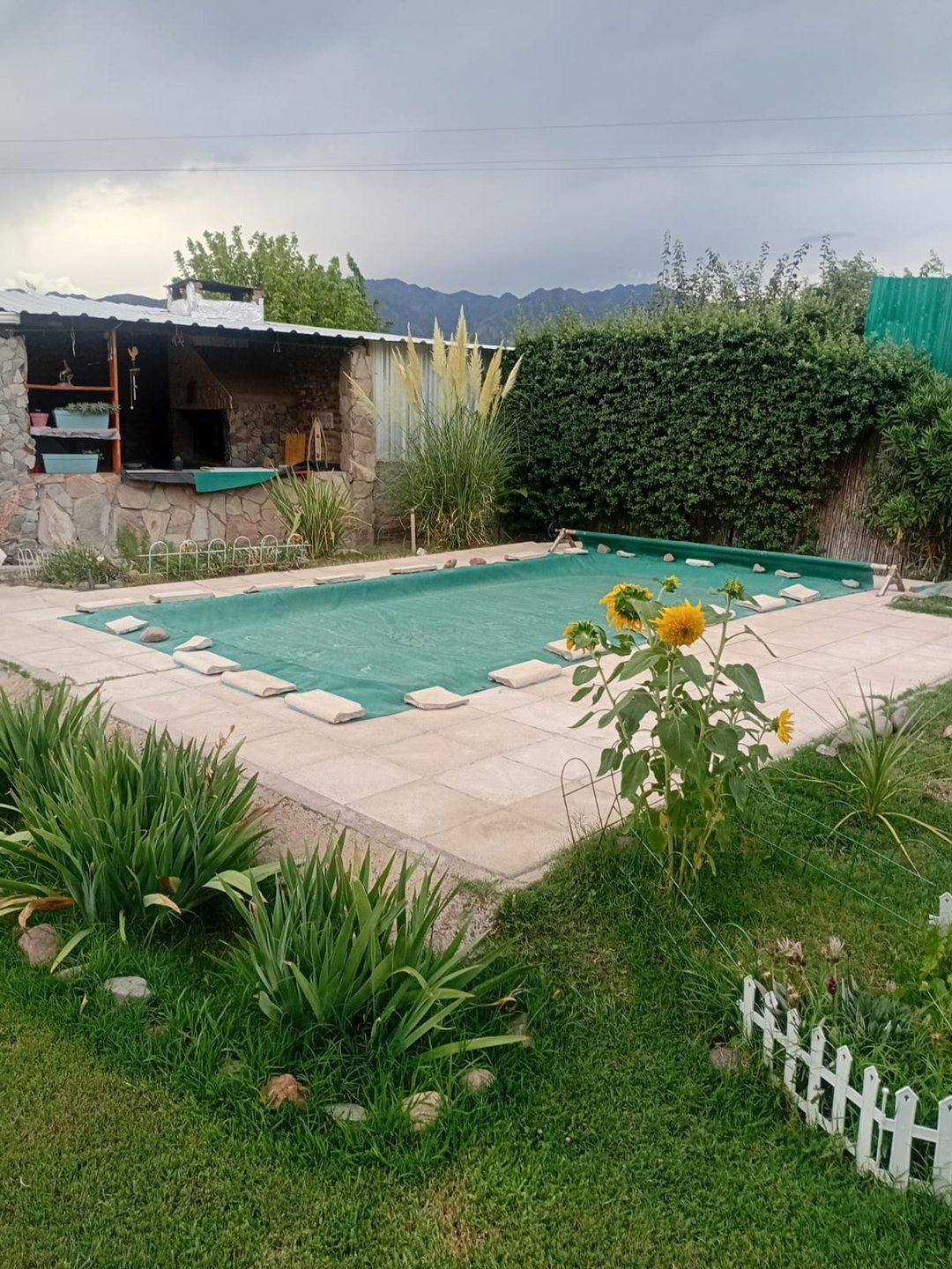 CASA CON PILETA EN VENTA EN LAS COMPUERTAS