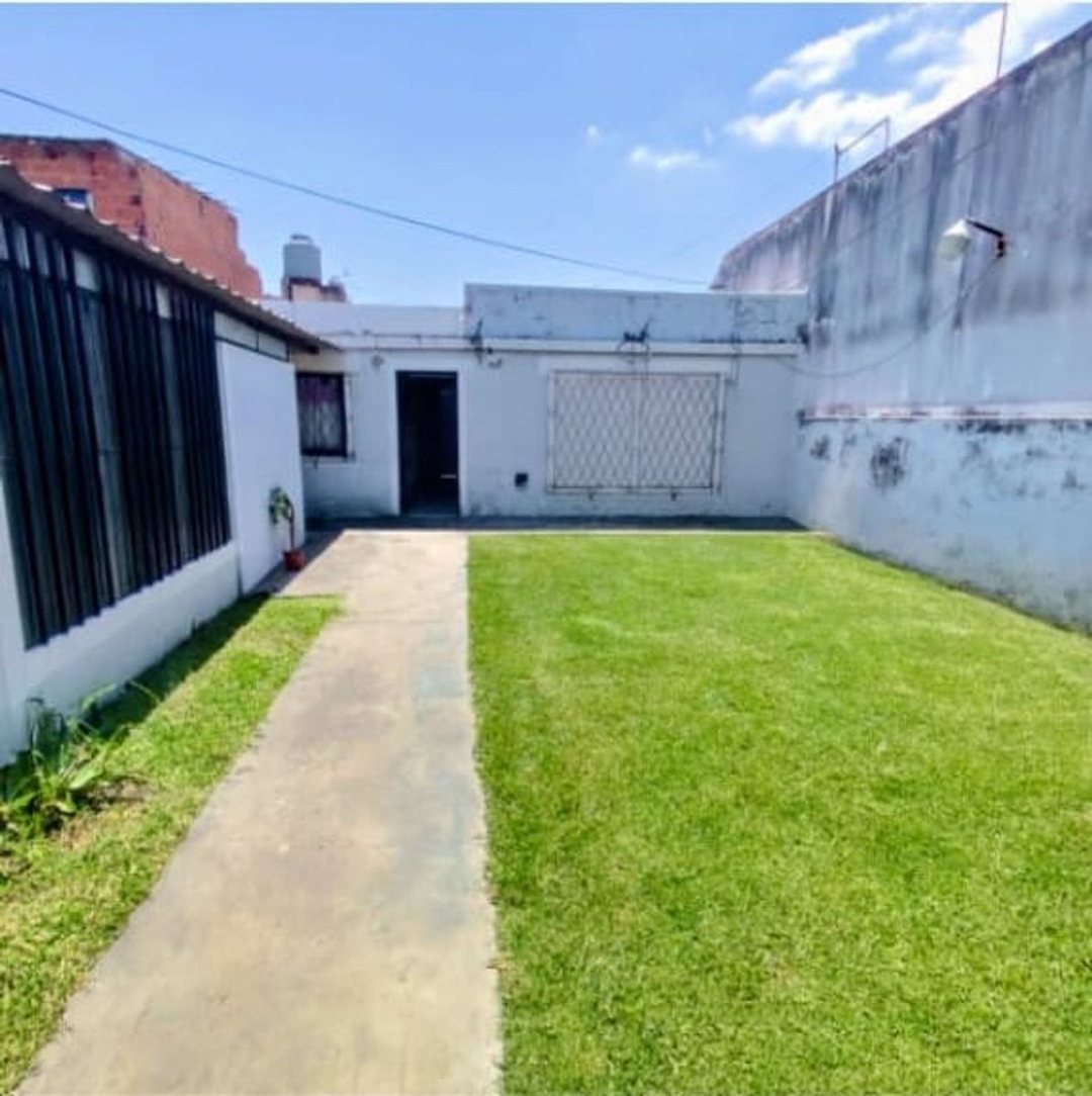 Venta de Casa 3 ambientes V. Luzuriaga