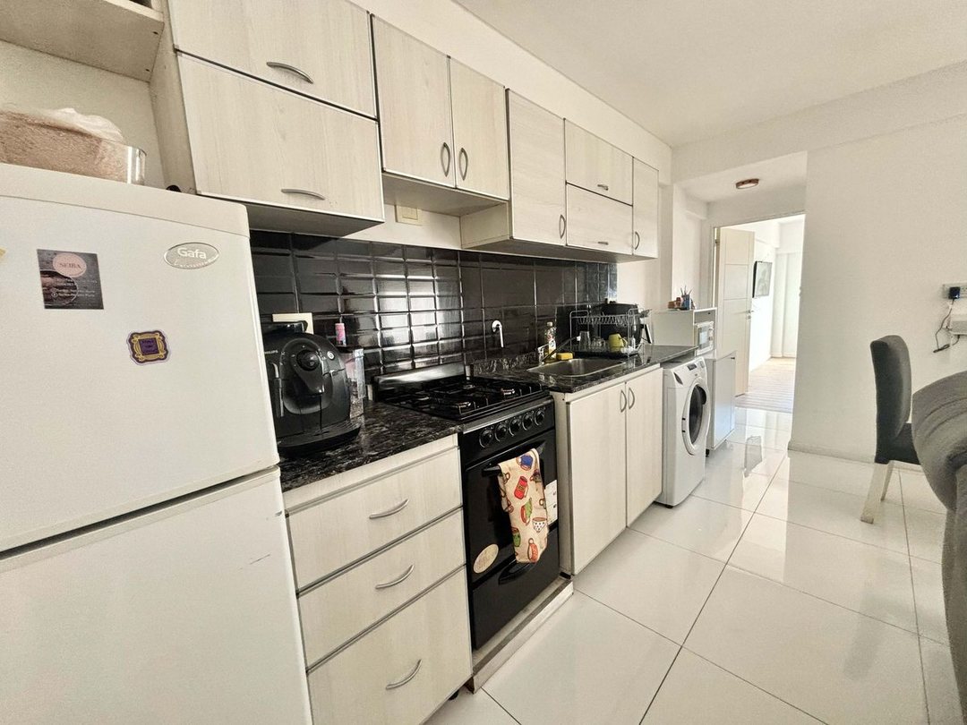 venta 2 Amb en 8° piso c/balcón  lanus Oeste