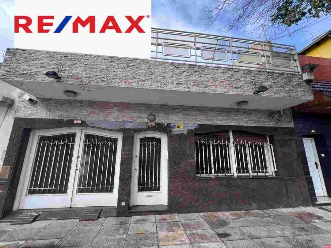 Venta casa lote propio parque chacabuco reciclada