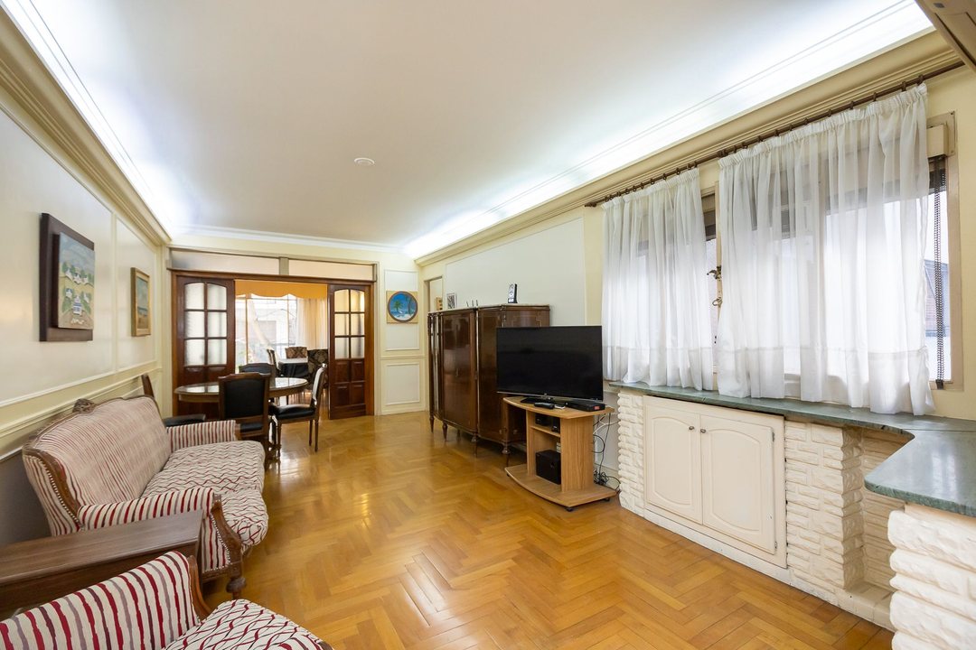 DEPARTAMENTO 4 AMBIENTES CON DEPENDENCIA BALCON