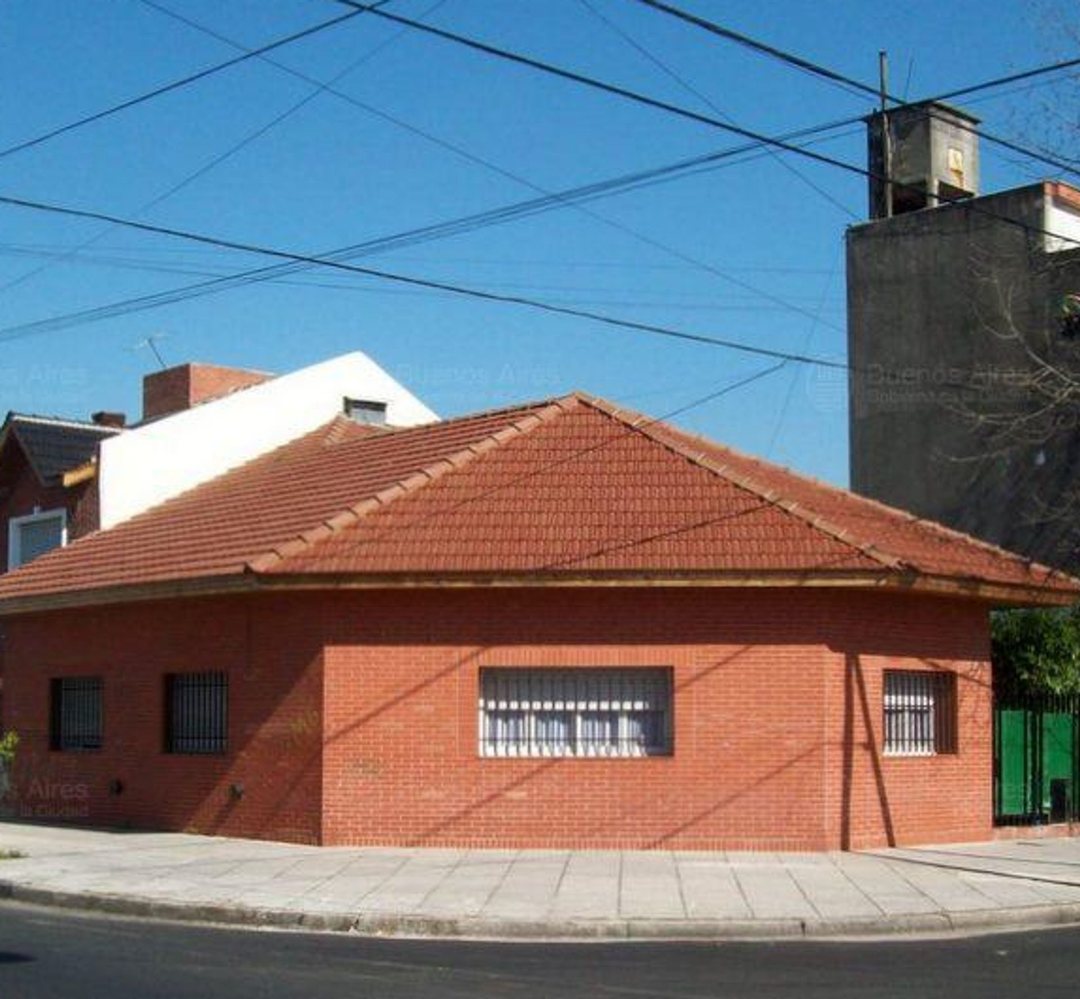 Casa 4 ambientes - VILLA LUGANO -