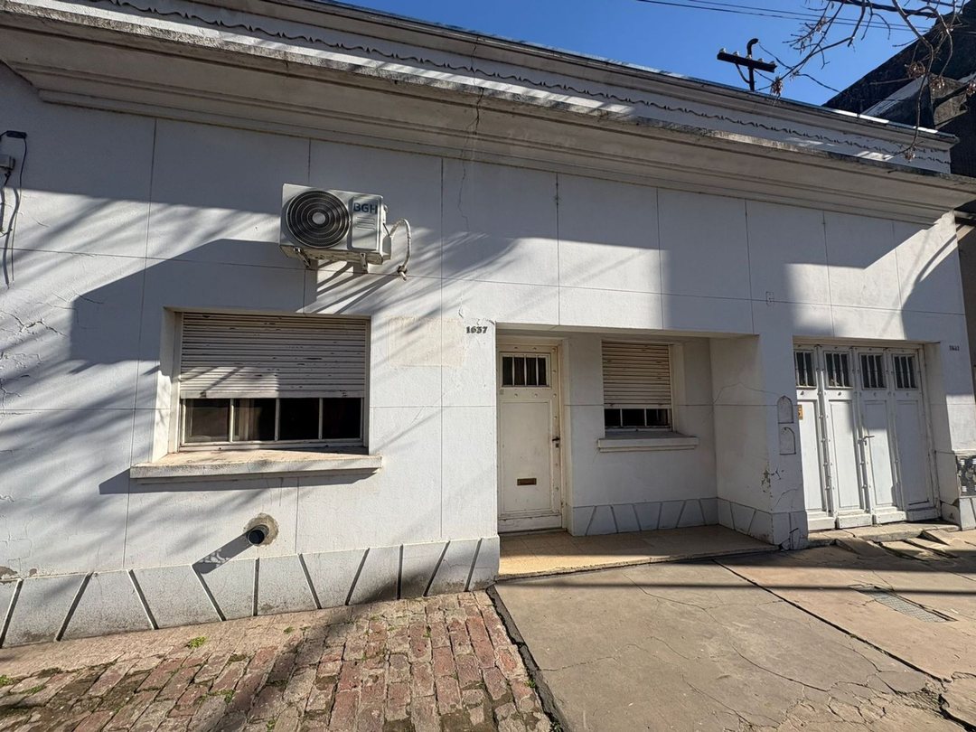 VENTA DE CASA CENTRICA EN ESPERANZA