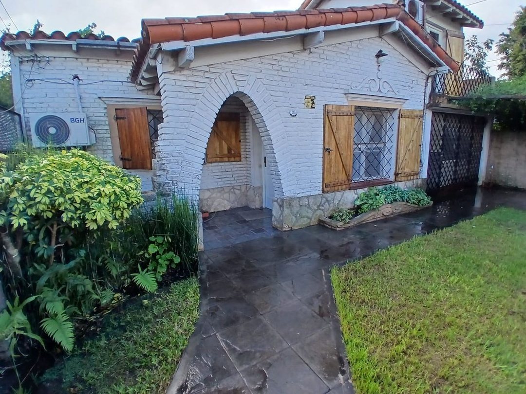 VENTA CASA 4 AMB. - BURZACO- NUEVO VALOR