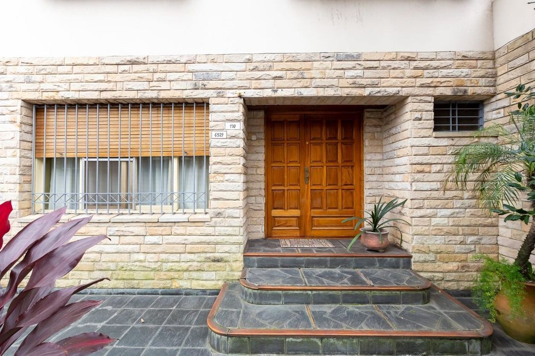 VENTA CASA EN CIUDAD JARDIN 6 AMB - PERMUTA
