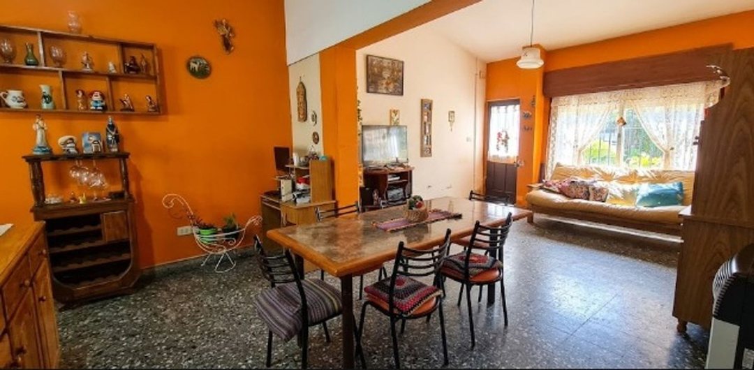 VENTA CASA DOS DORMITORIOS TIRO SUIZO COCHERA