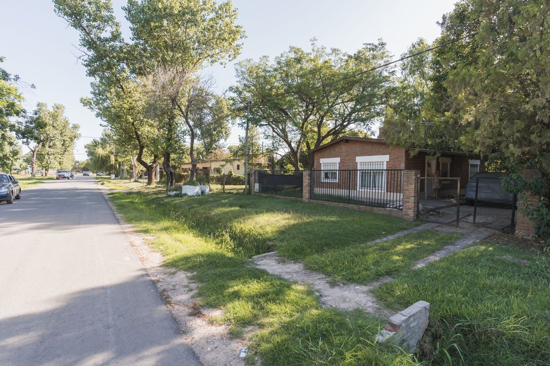CASA EN VENTA EN FUNES NORTE 2 DORMITORIOS
