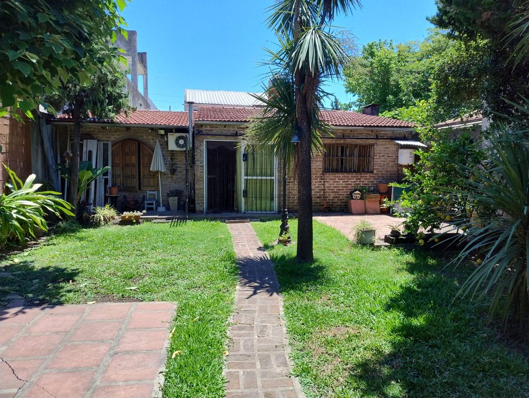 CASA EN VENTA 5 AMBIENTES VILLA LUZURIAGA