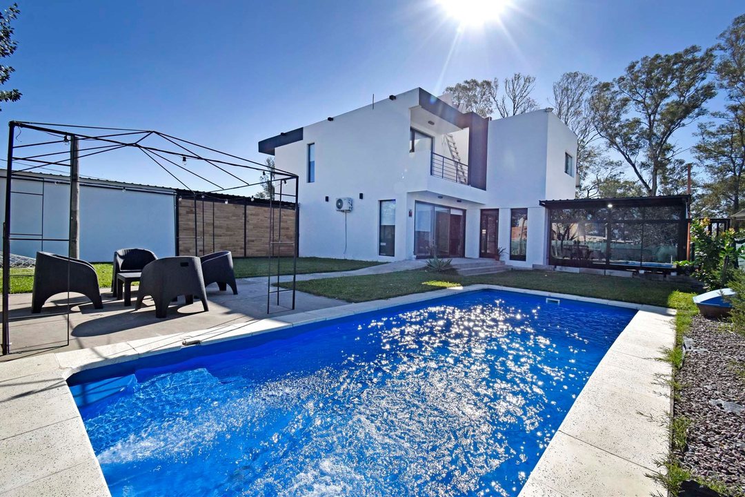 VENTA CASA ALTOS DE VIEDMA BARRIO PRIVADO PERMUTA