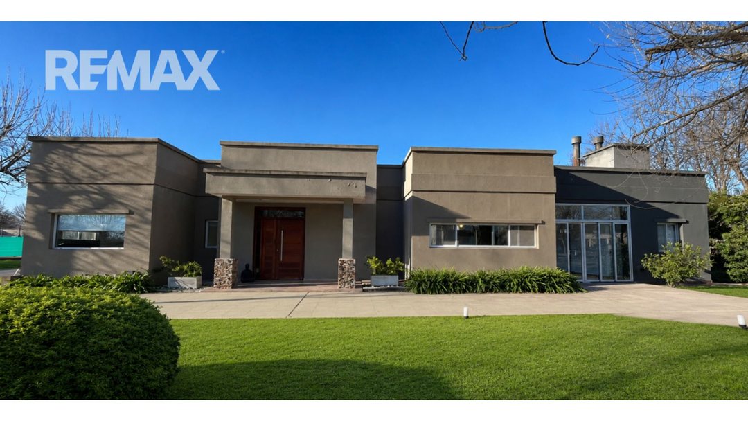 Casa en venta en Club de Campo Los Puentes – Luján