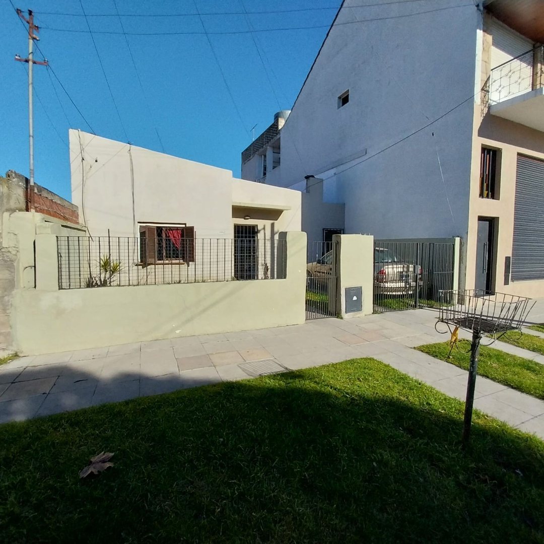 VENTA CASA 3 AMBIENTES BERNARDINO RIVADAVIA