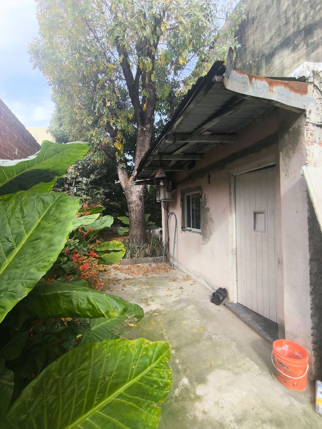 VENTA CASA A REFACCIONAR/TERRENO/LOTE ZONA FABRIL