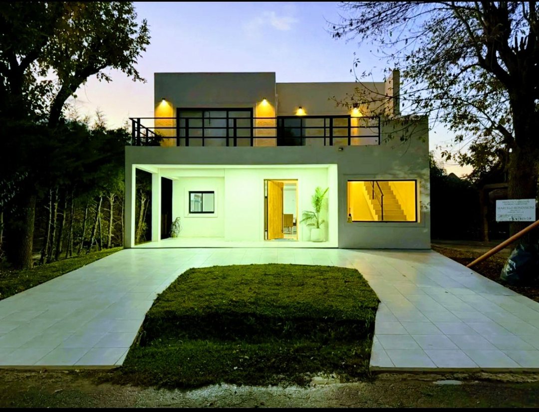 VENTA CASA 4 AMBIENTES COUNTRY BANCO PCIA MORENO